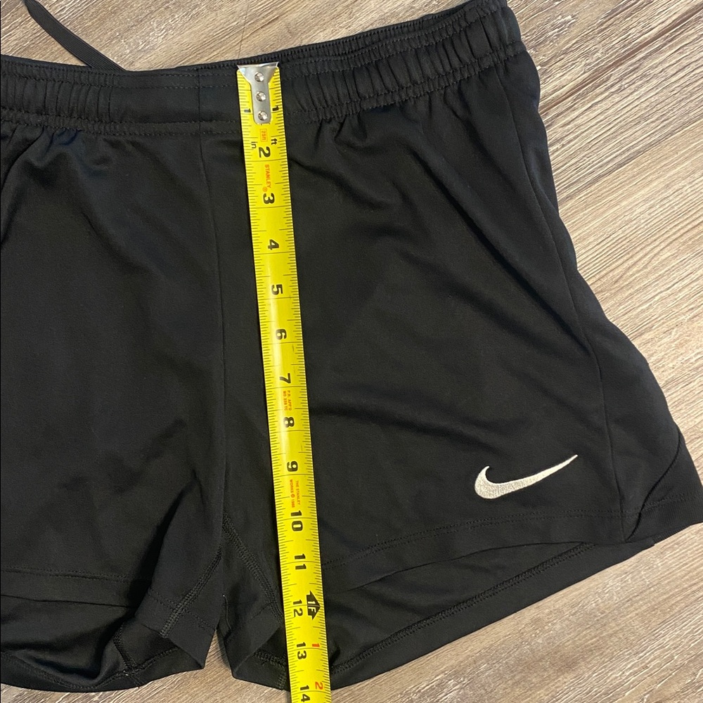 EUC NIKE Dri-Fit Pull On Stretchy Active Shorts M - Picture 3 of 6